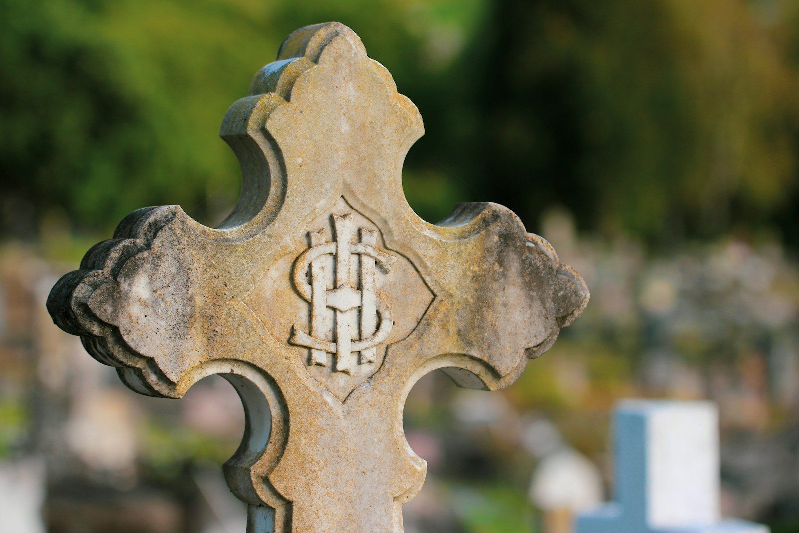 What to Do With a House After a Parent Passes Away