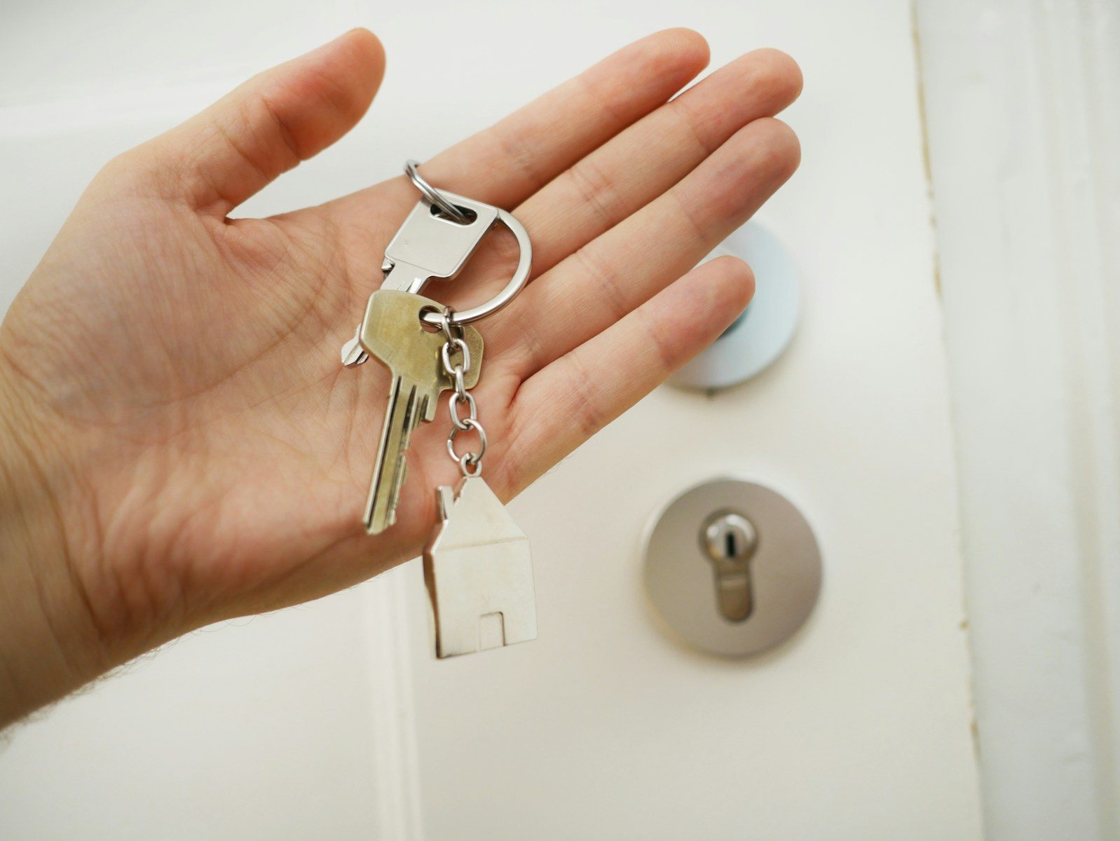 Cash Offer vs Listing Price: What the Difference Really Means